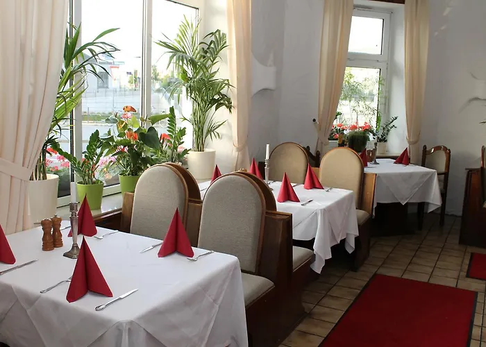 Rheinischer Hof فندق غيلدرن